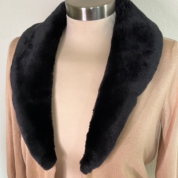 Apt. 9 Quarter Sleeve Fur Collar Cardigan (Size M) - Picture 4 of 9